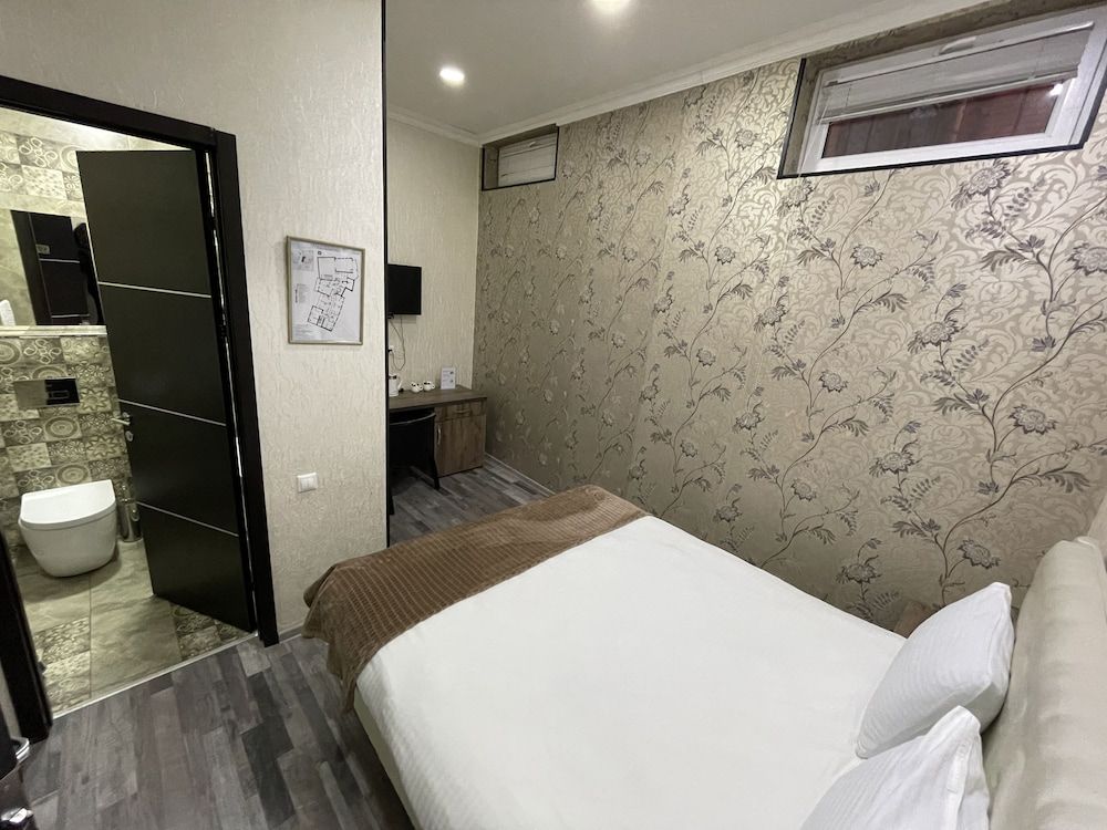 undefined Aivani Hotel 2