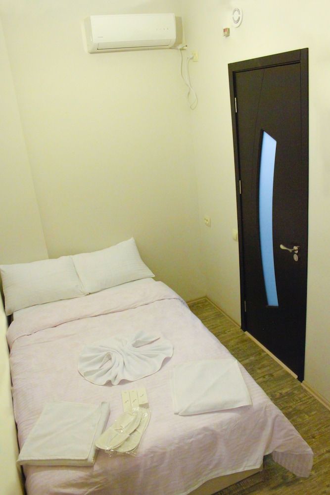 Rustaveli 36 Hotel Economy Double Room 3