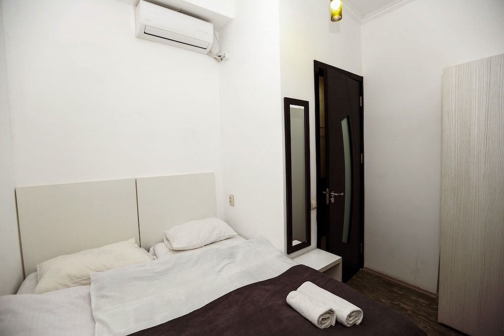 Rustaveli 36 Hotel Standard Double Room 15