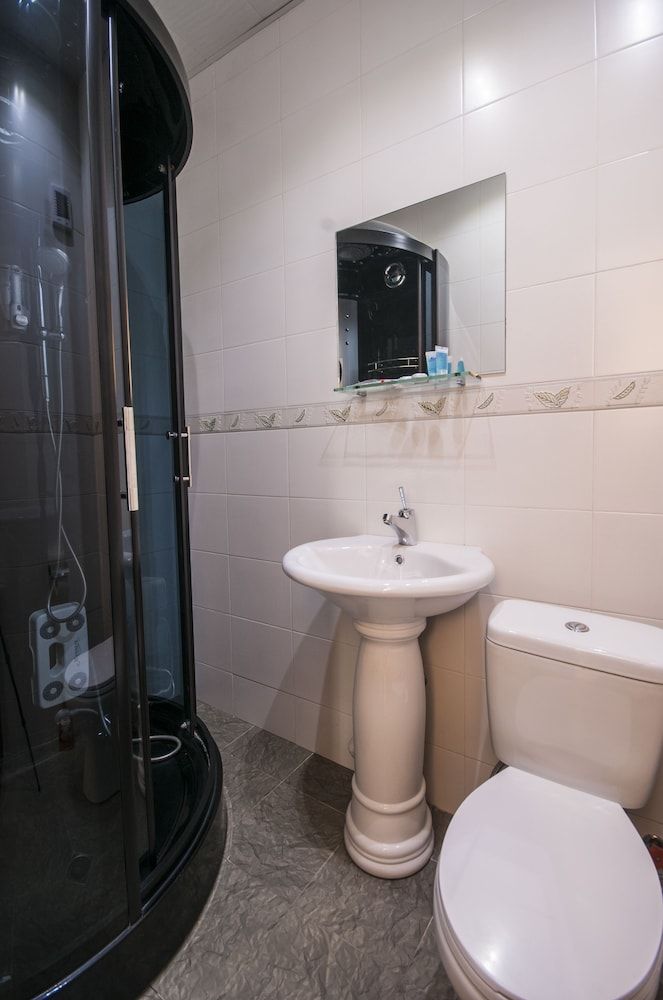 London Palace Standard Double Room 5