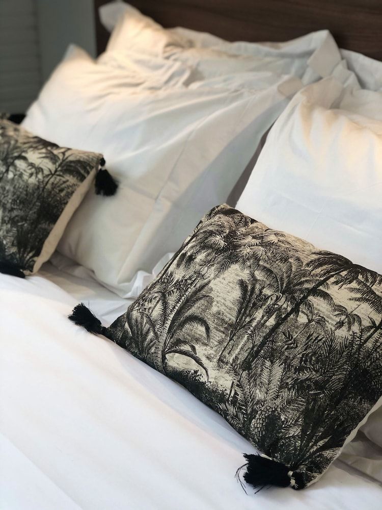Studio with Kitchen , 1 Large Bed , 2 Sofa Bed