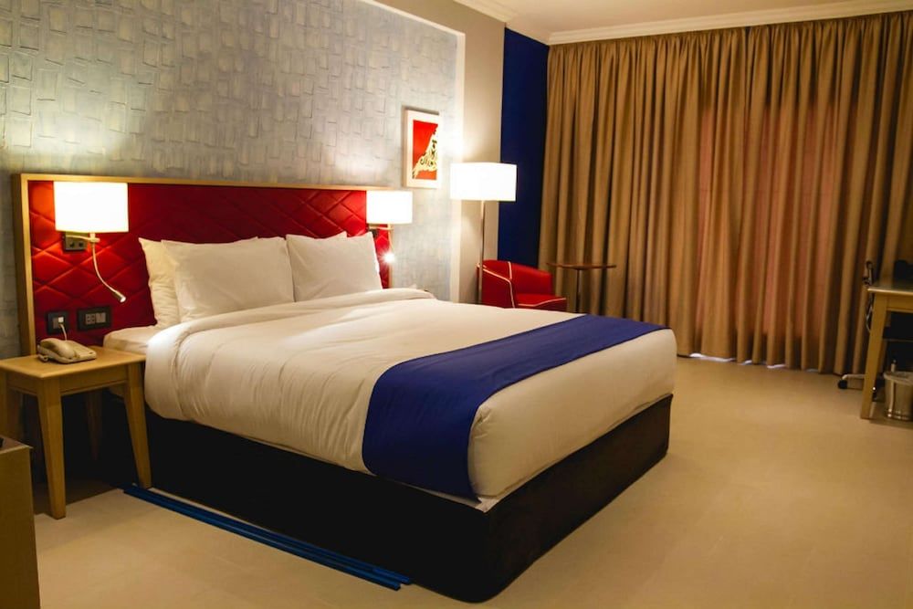 Suite, 1 Queen Bed, Non Smoking, Sea View
