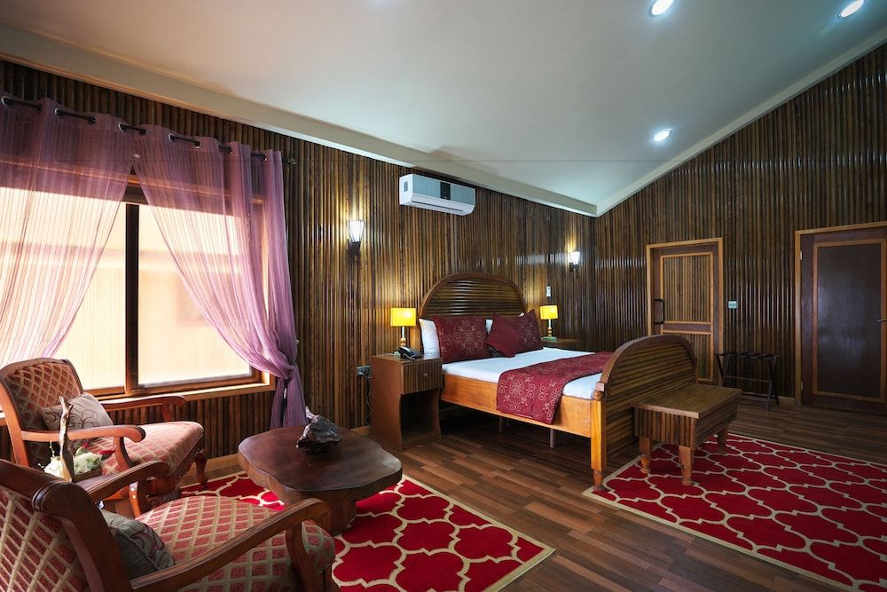 Maaha Beach Resort Executive Double Room 4