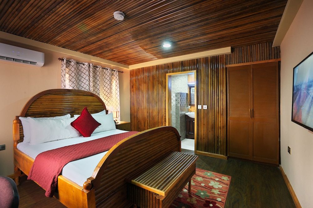 Maaha Beach Resort Executive Double Room 3