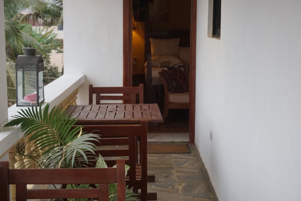 Accra Royal Castle Apartments & Suites Luxury Suite, 1 King Bed, Terrace, Poolside 7