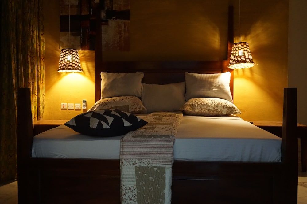 Accra Royal Castle Apartments & Suites Luxury Suite, 1 King Bed, Terrace, Poolside 2