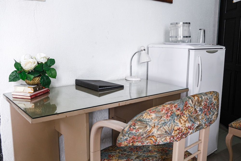 Hill View Hotel McCarthy Hills Deluxe Suite 8