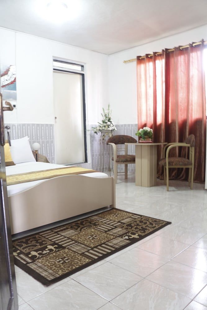 Hill View Hotel McCarthy Hills Standard Double or Twin Room 2