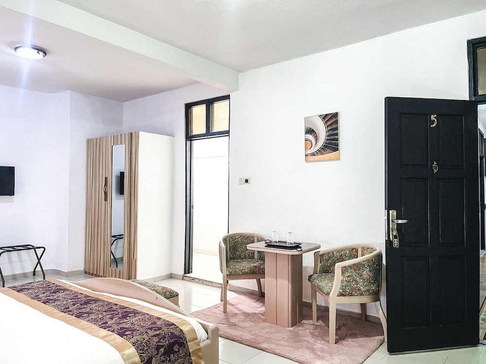 Hill View Hotel McCarthy Hills Standard Double or Twin Room 7