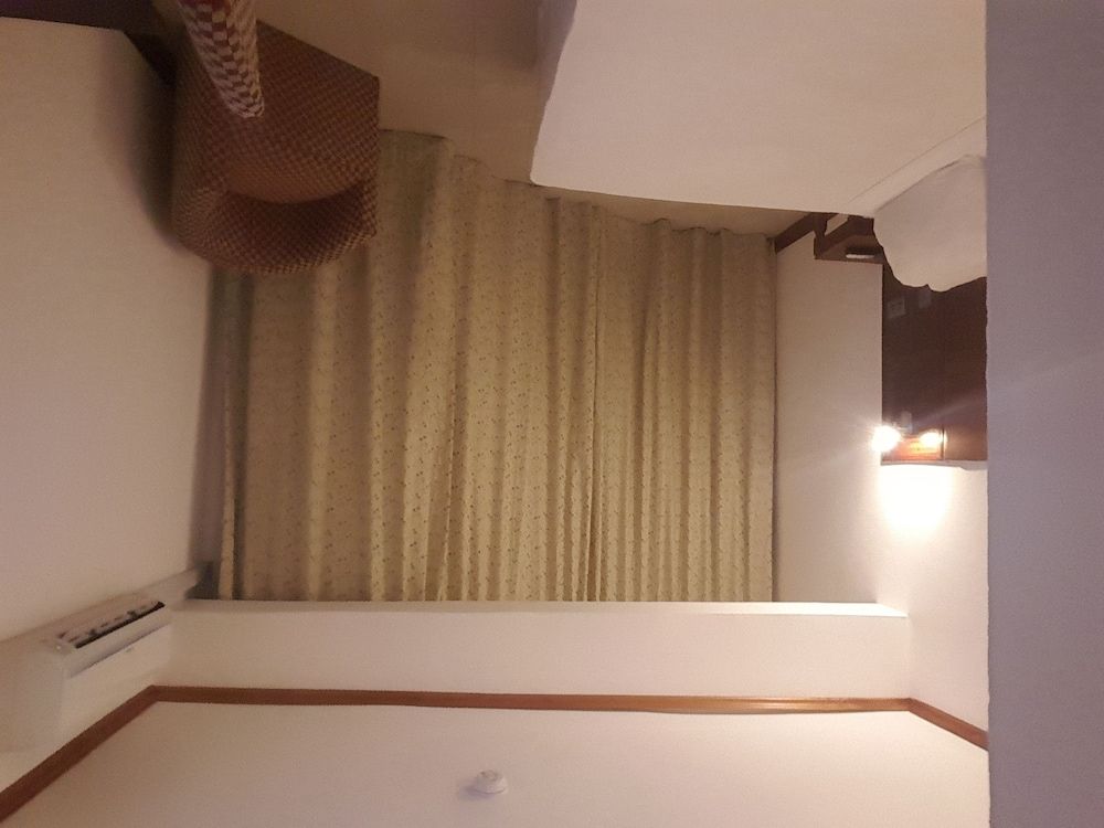 Golden Gate Hotel Twin Room 4