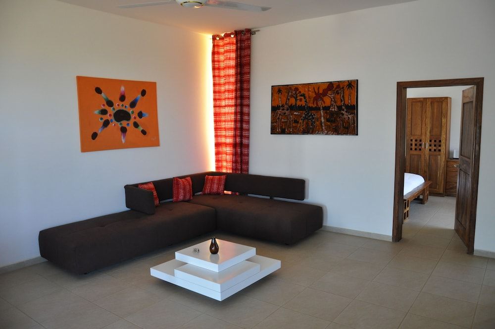 Leo's Beach Hotel & Restaurant - Adults Only Suite 3