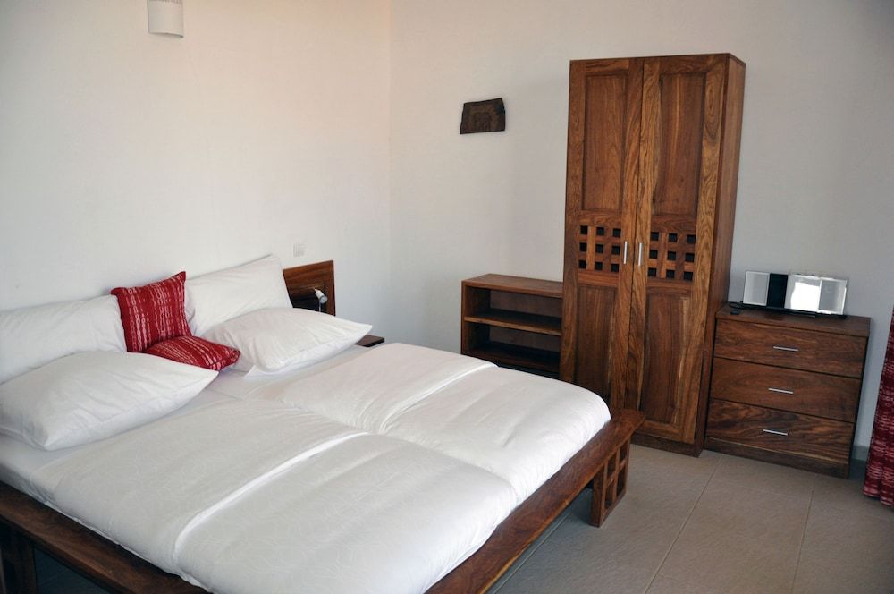 Leo's Beach Hotel & Restaurant - Adults Only Suite 2