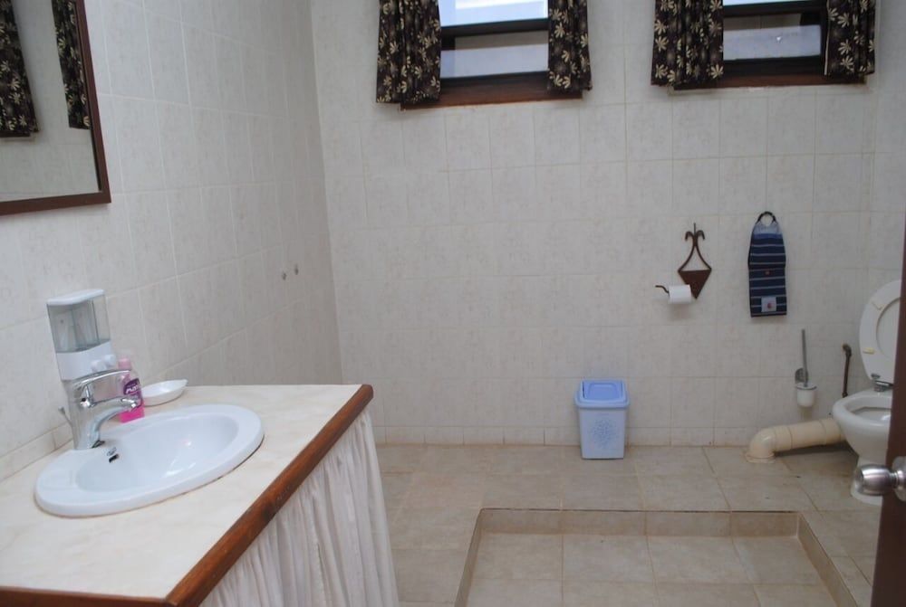 Roc Heights Lodge Standard Suite 9