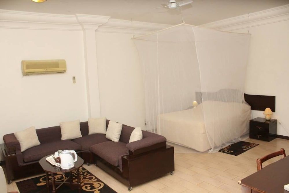 Roc Heights Lodge Standard Suite 4