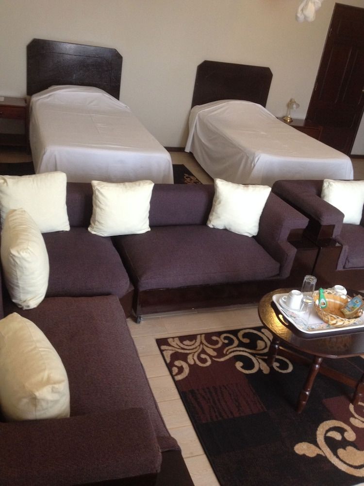 Roc Heights Lodge Standard Suite 7