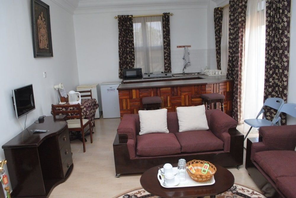 Roc Heights Lodge Apartment 7