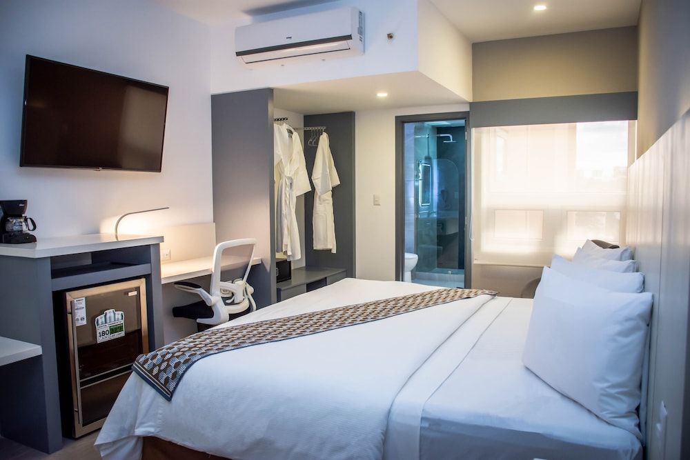 Superior Room, 1 Queen Bed, Non Smoking