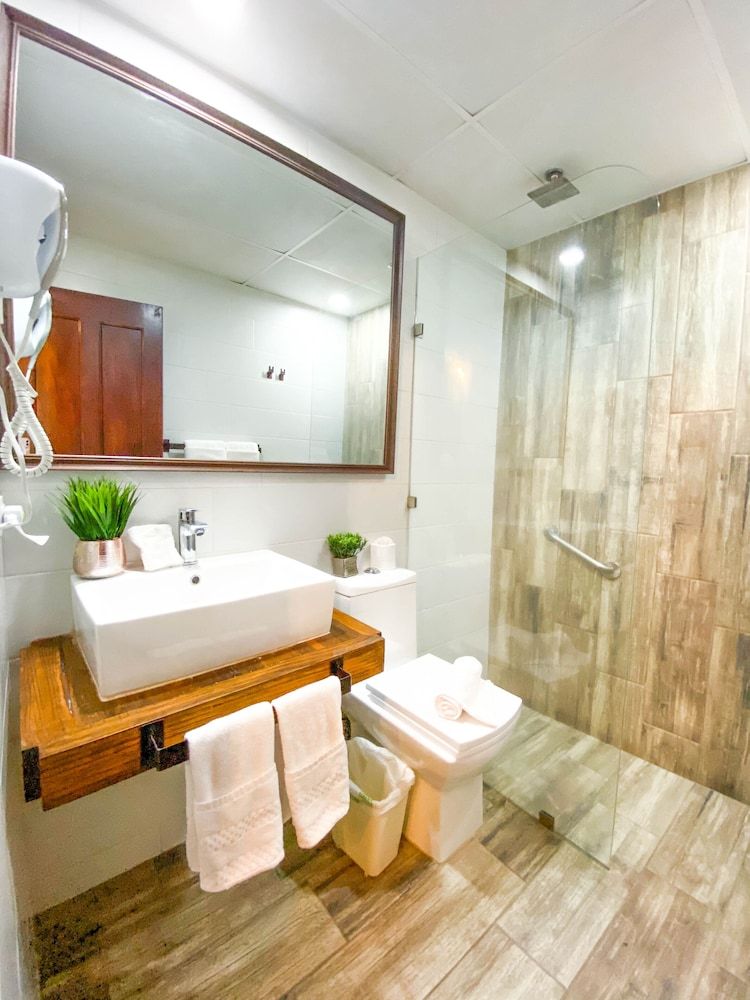 El Carmen Hotel Deluxe Double Room, 1 King Bed 8