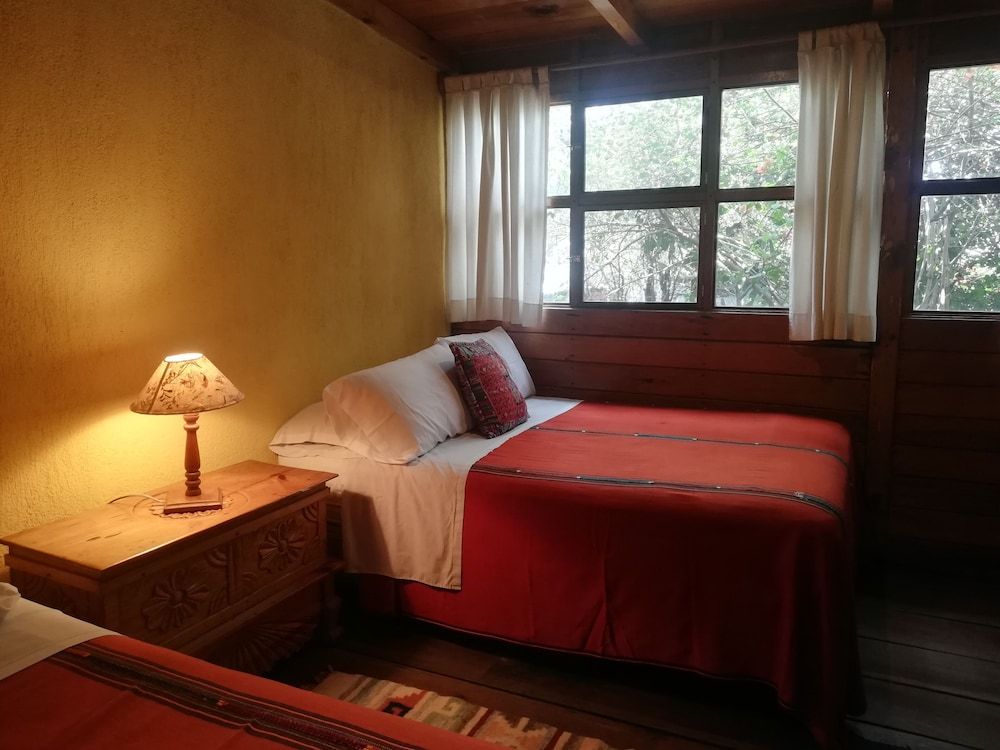 Orange Tree Room, 1 Queen Bed, Shared Bathroom, Upstairs