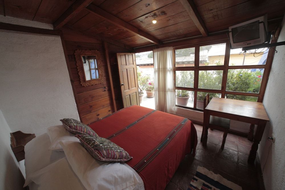 Double Room, 1 Double Bed, Shared Bathroom, Volcano View