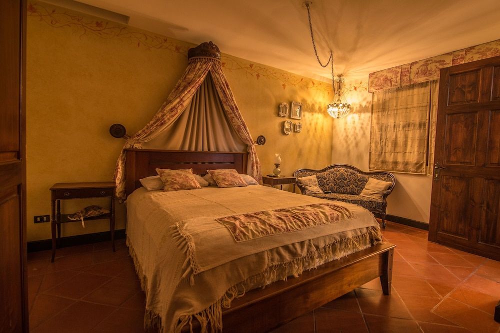 Deluxe Villa, 2 Bedrooms, Pool Access, Mountain View