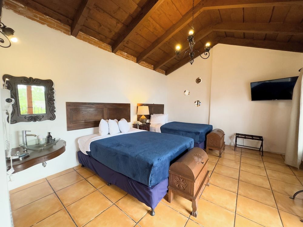 Naif Boutique Hotel Standard Quadruple Room 3