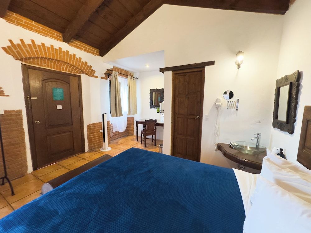 Naif Boutique Hotel Standard Quadruple Room 6