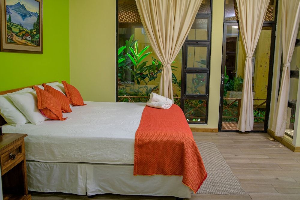 Executive Room, 1 King Bed, Lake View