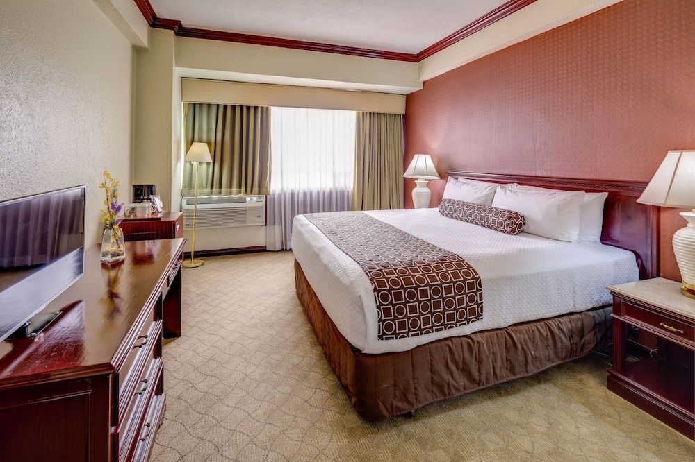 Standard Room, 1 King Bed