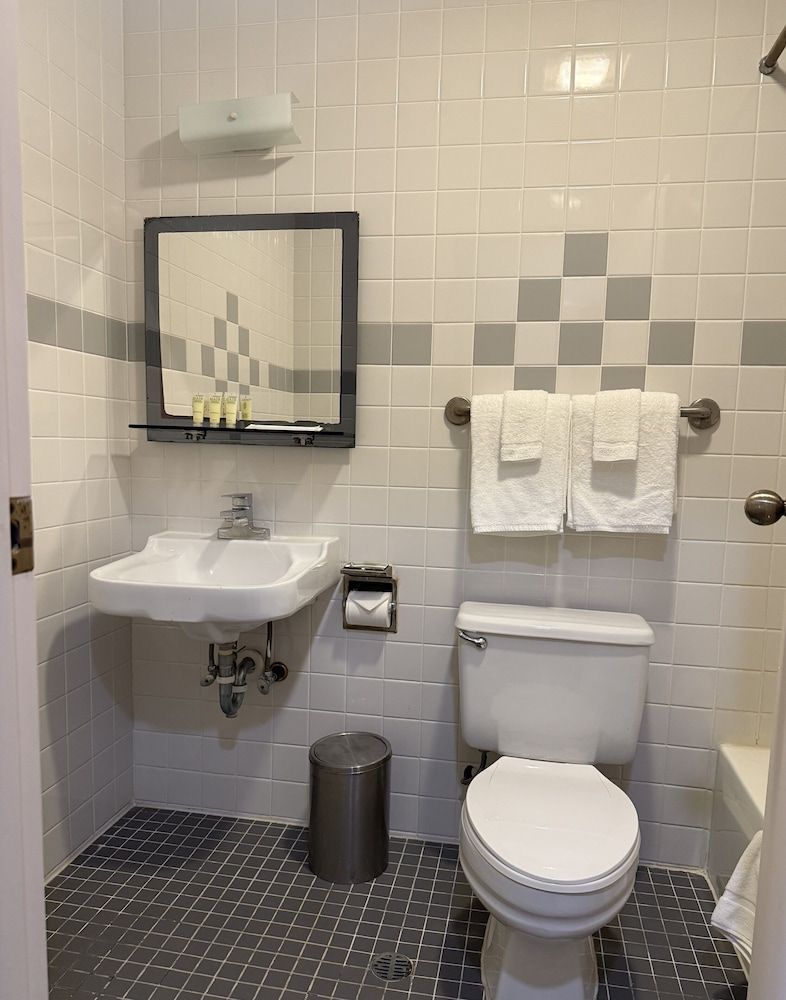 New Harmon Loop Hotel Double Room (1 Queen Bed) 2