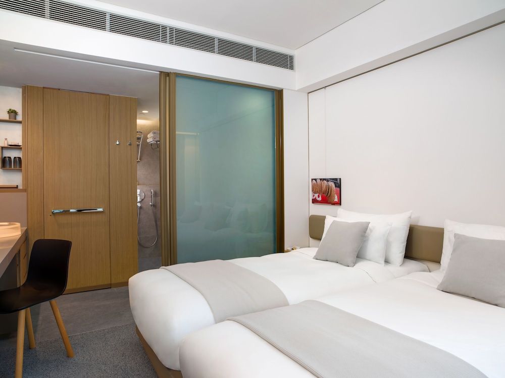 Hotel Stage Deluxe Twin Room 11