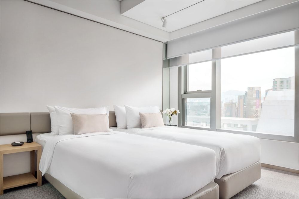 Hotel Stage Deluxe Twin Room 4