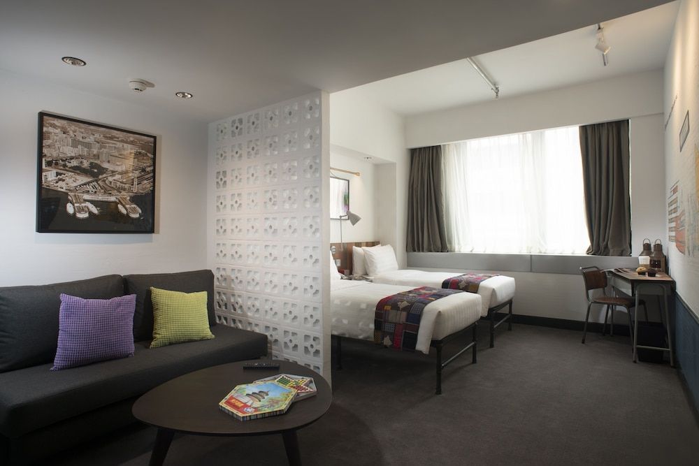 undefined Attitude On Granville 4