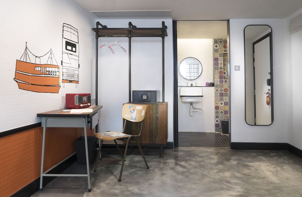 undefined Attitude On Granville 7