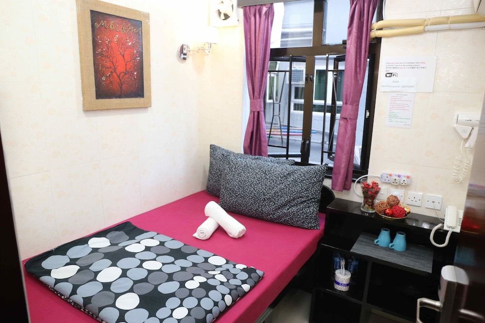 4 Double Rooms for 8 People