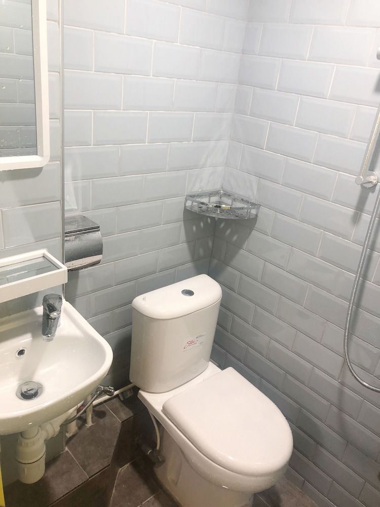 Economy Single Room, Ensuite