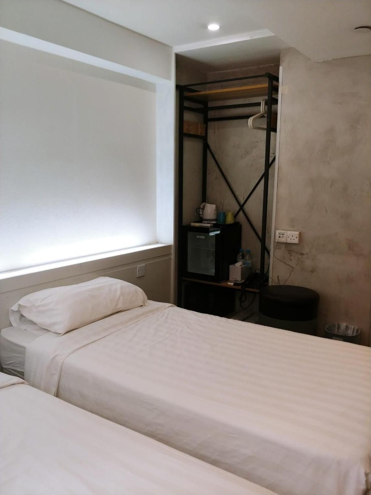 Homy Central Deluxe Twin Room 4