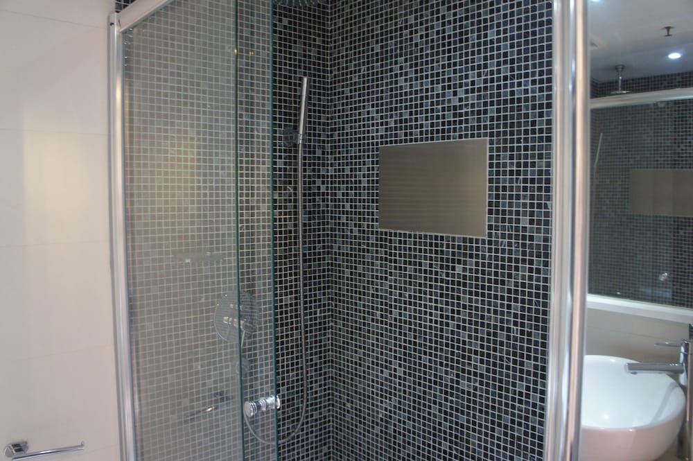 Homy Central Deluxe Twin Room 5