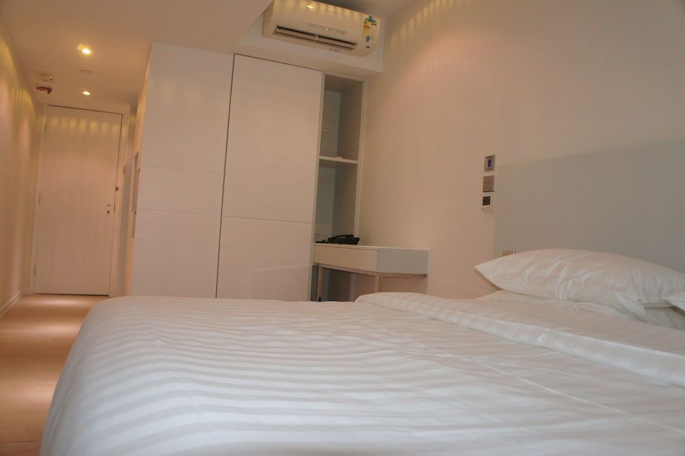 undefined Homy Central 7