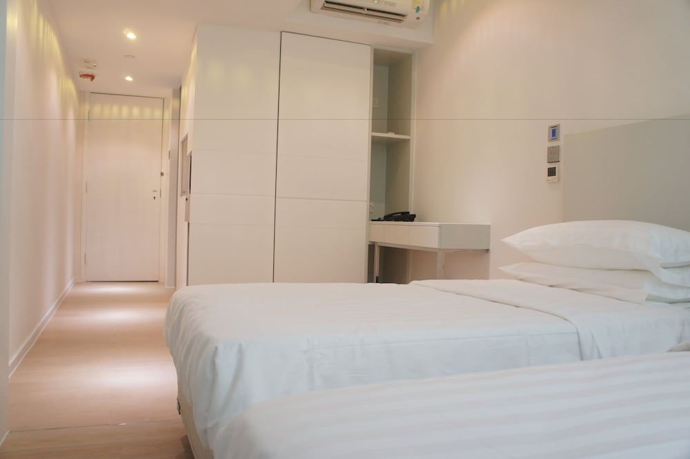 Homy Central Deluxe Twin Room 2