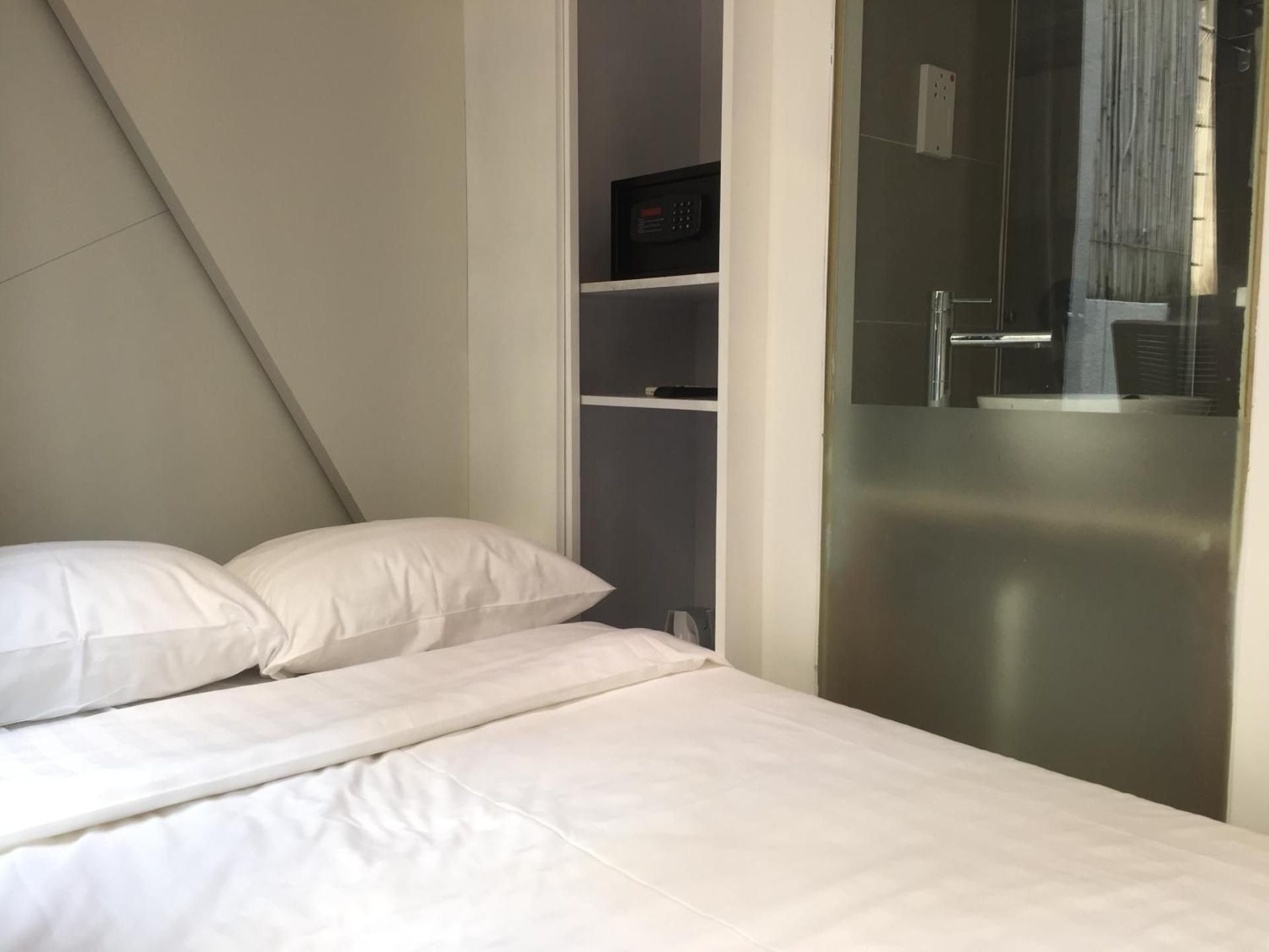 undefined Homy Central 4