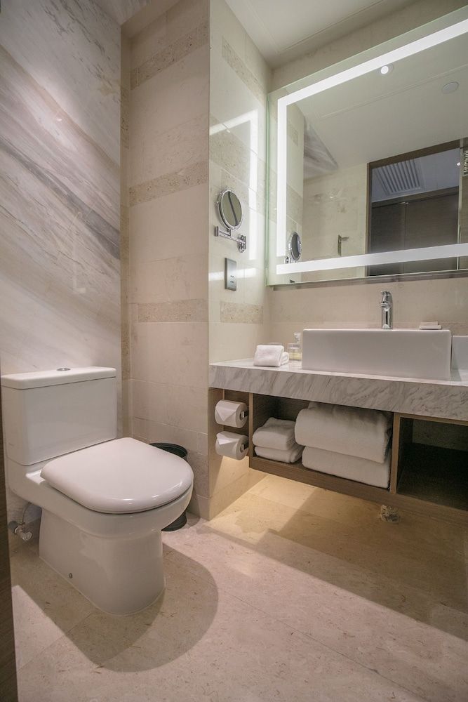 Hilton Garden Inn Hong Kong Mongkok Room, 1 King Bed (Guest) 7