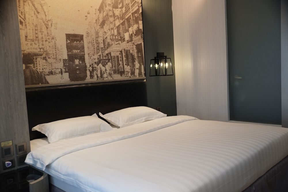 Executive King Suite with Partial Sea View