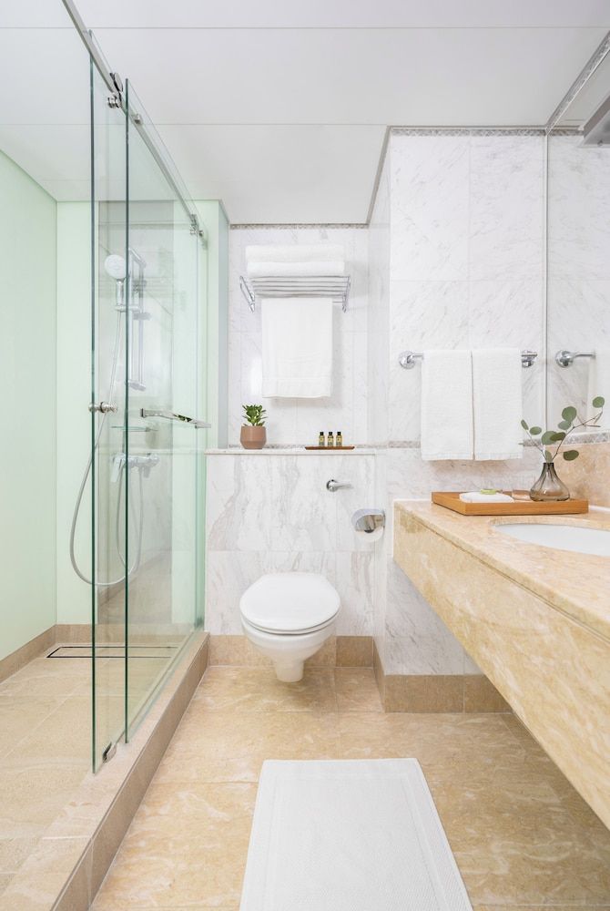 undefined Two MacDonnell Road 6