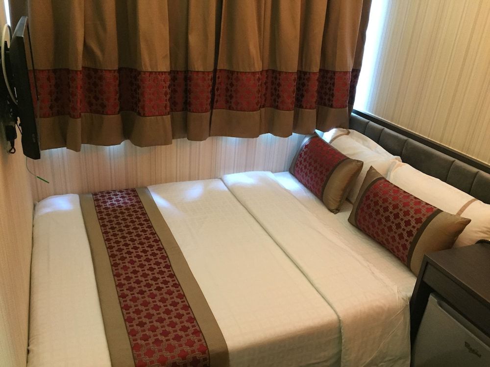 Seasons Hotel - Tsim sha tsui Standard Double Room