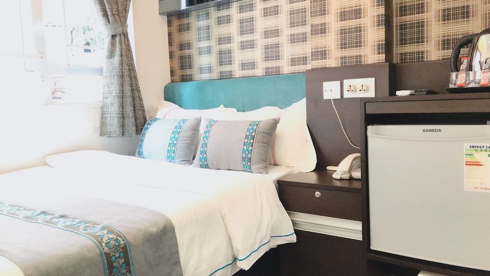 Seasons Hotel - Tsim sha tsui Standard Double Room 8