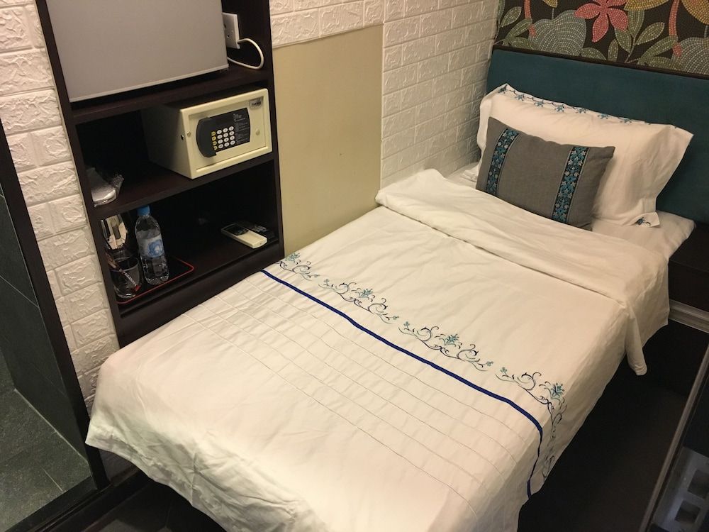 undefined Seasons Hotel - Tsim sha tsui