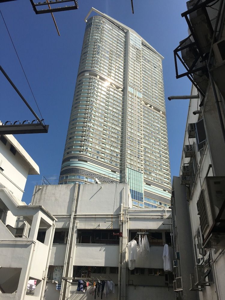 undefined Modern 9