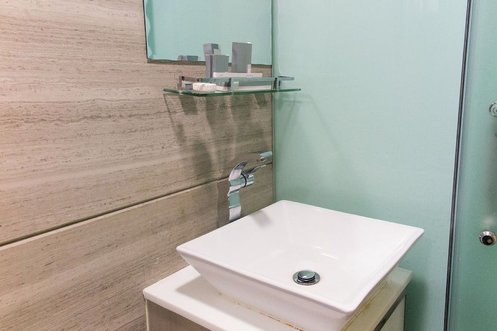 METROPLACE BOUTIQUE Deluxe Twin Room 9