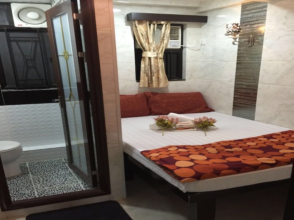 Hi-Inn Standard Double Room 12